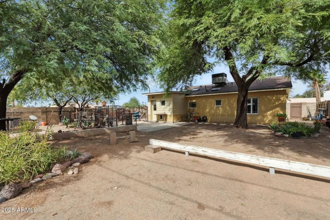 Real Estate Picture 32