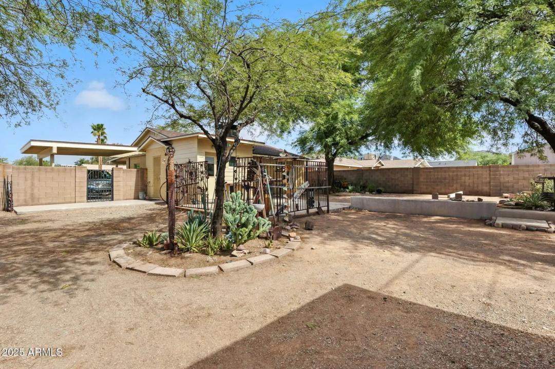 Real Estate Picture 33
