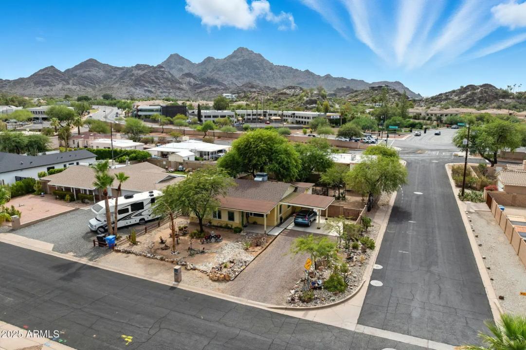 Real Estate Picture 5