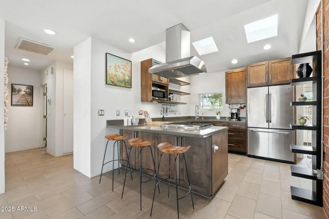 Real Estate Picture 23