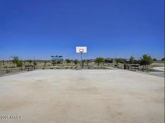 Real Estate Picture 4