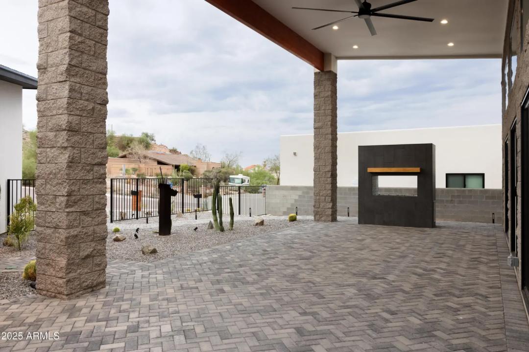 Real Estate Picture 11