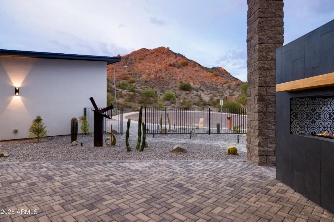 Real Estate Picture 10