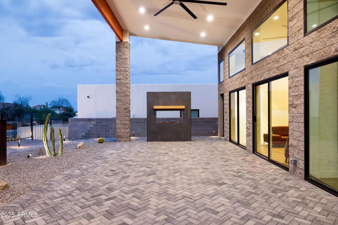 Real Estate Picture 12