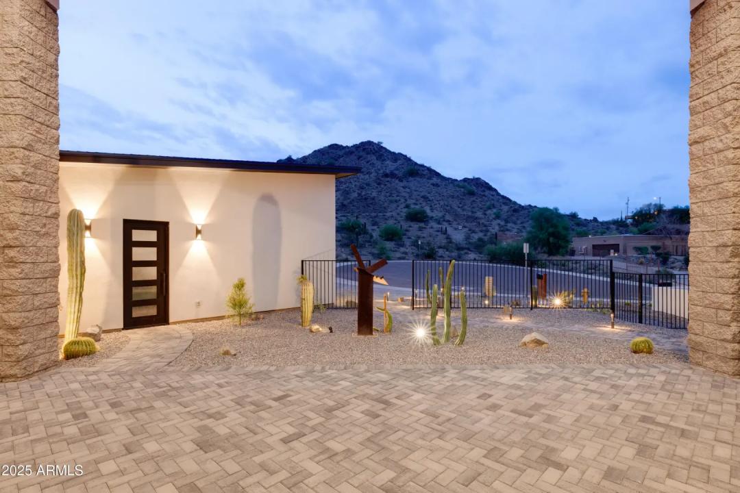 Real Estate Picture 9