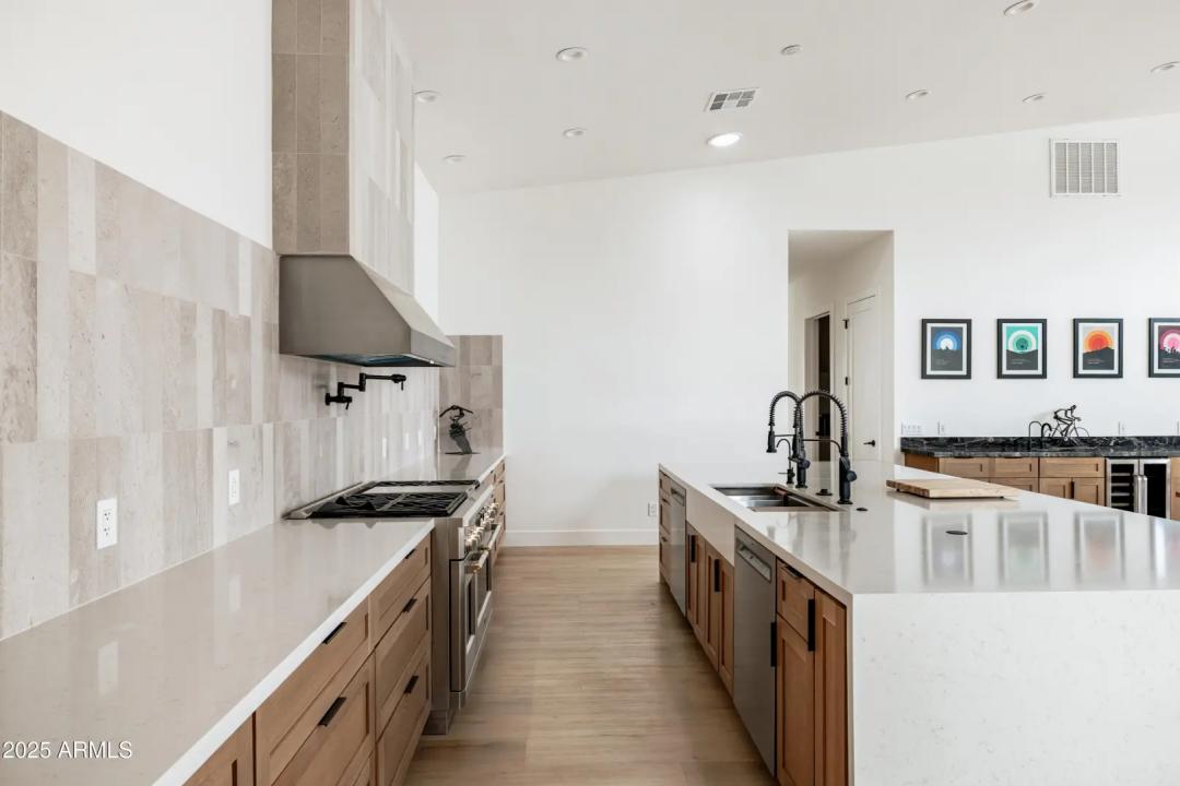 Real Estate Picture 36