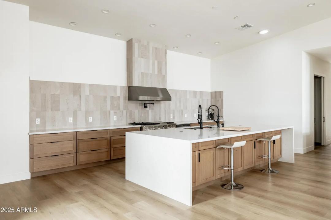 Real Estate Picture 34