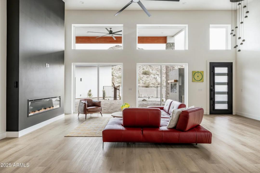 Real Estate Picture 18