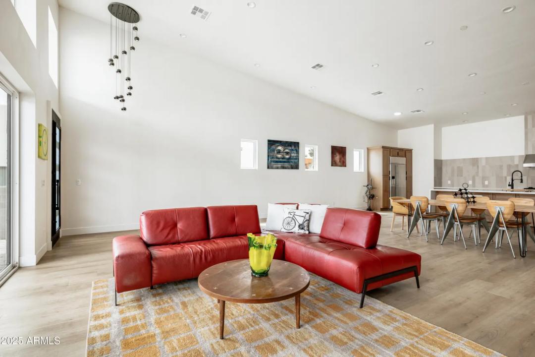 Real Estate Picture 22