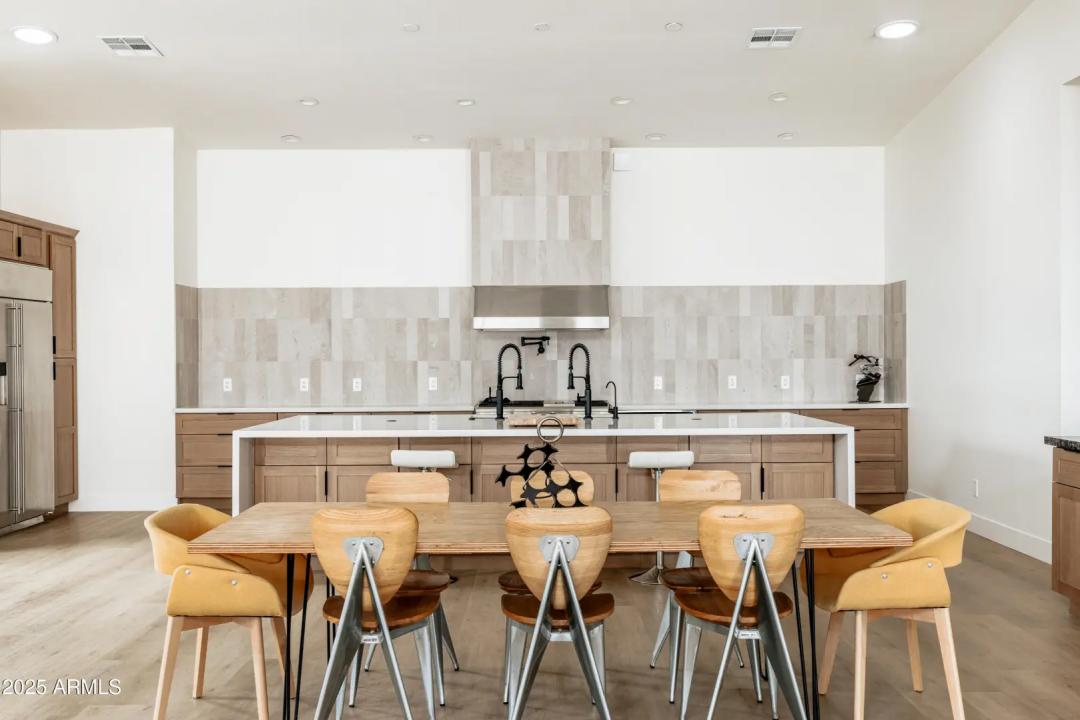 Real Estate Picture 32