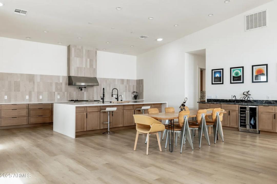 Real Estate Picture 33