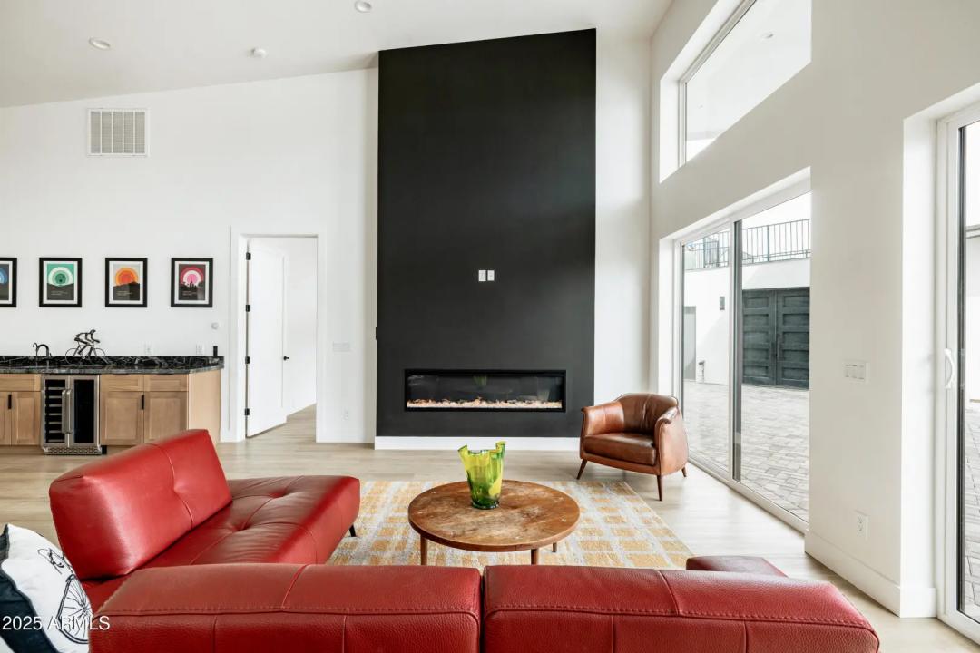 Real Estate Picture 24