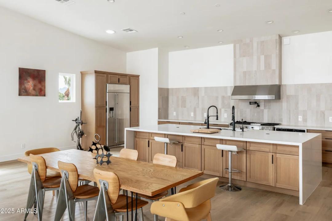 Real Estate Picture 30