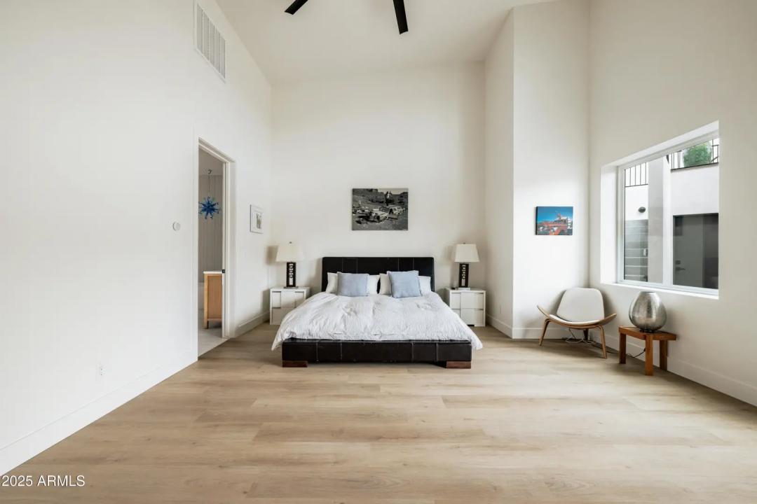 Real Estate Picture 42