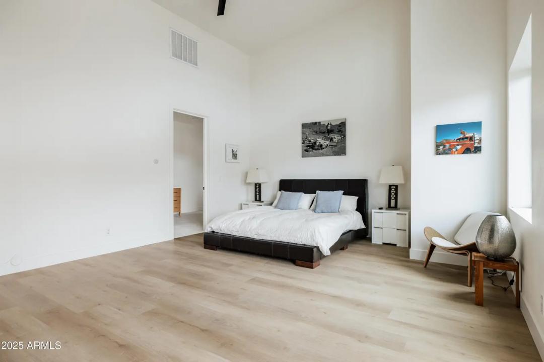 Real Estate Picture 43