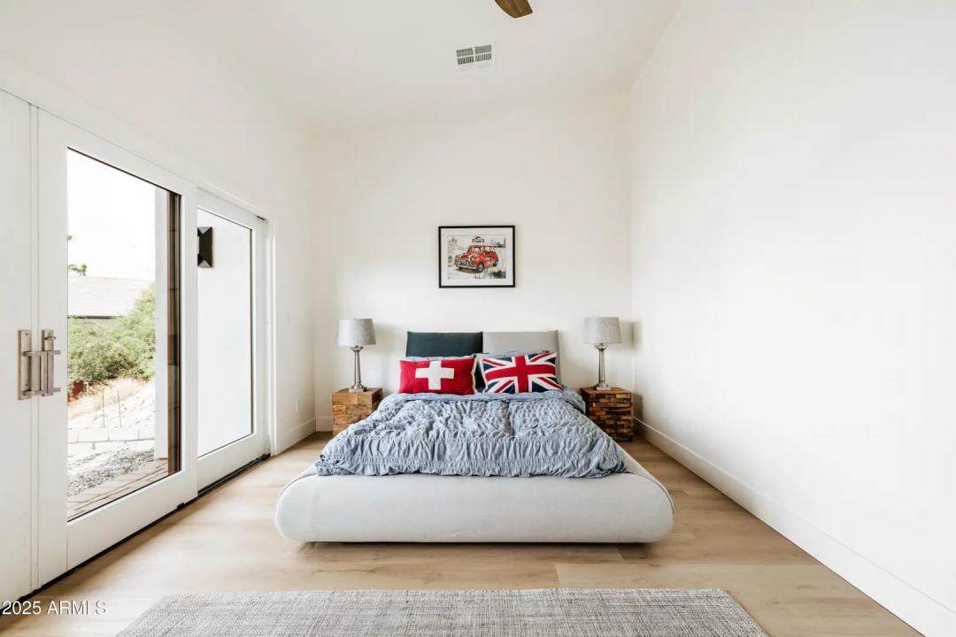 Real Estate Picture 60