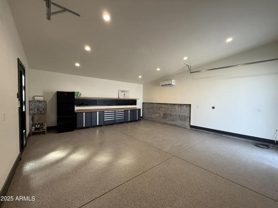 Real Estate Picture 90