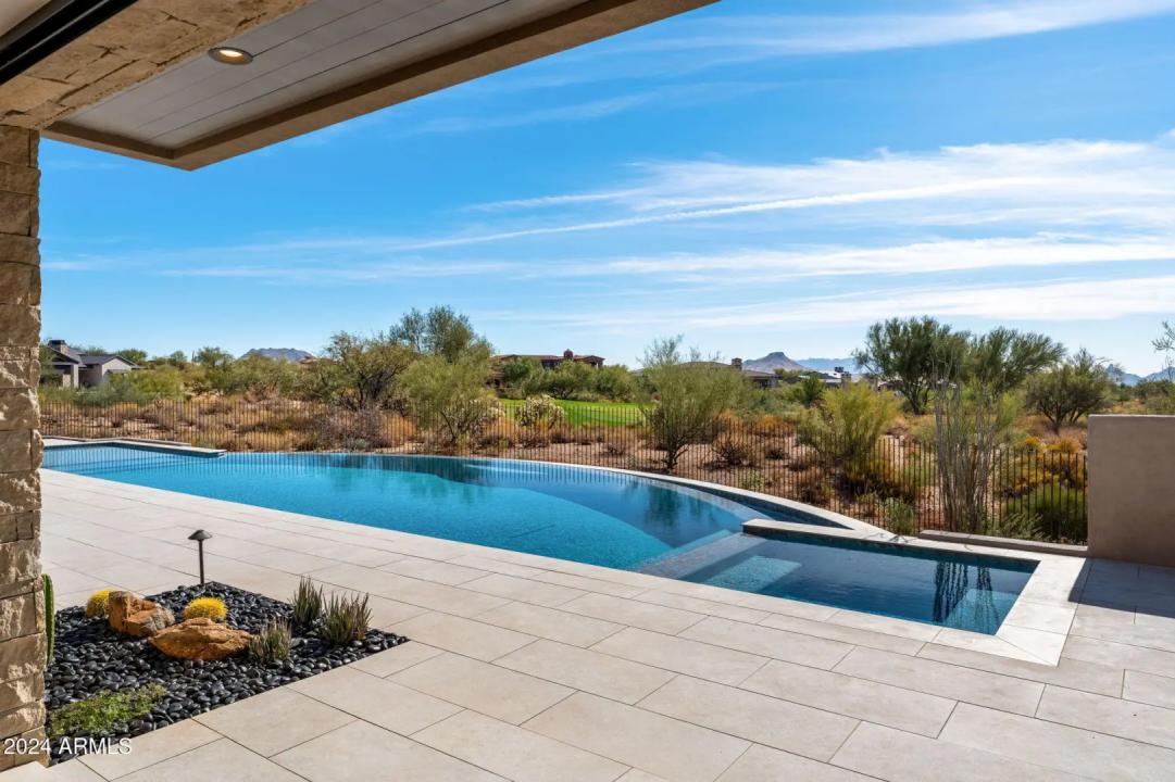 Real Estate Picture 3