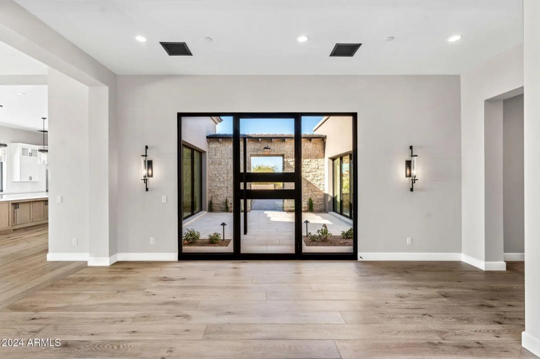 Real Estate Picture 10