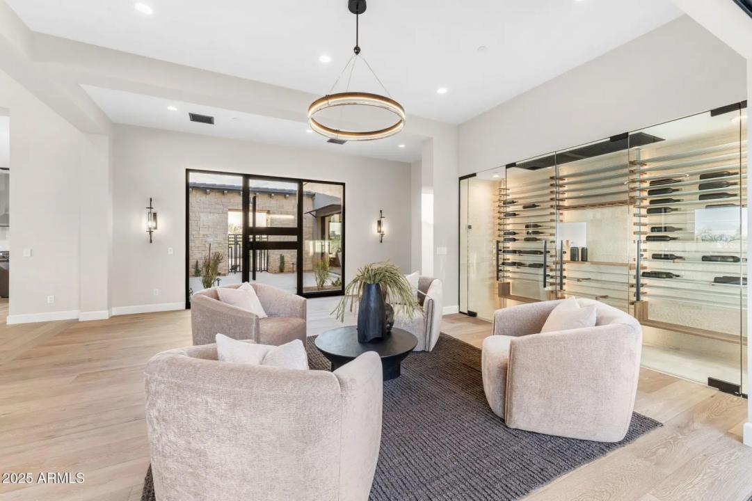Real Estate Picture 13