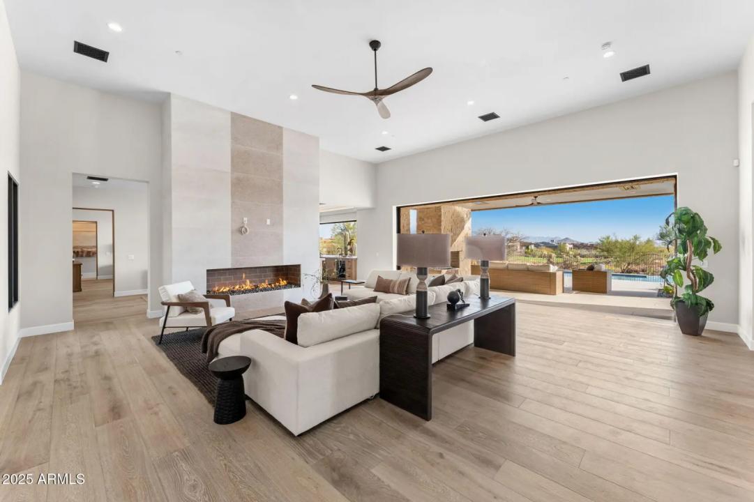 Real Estate Picture 15