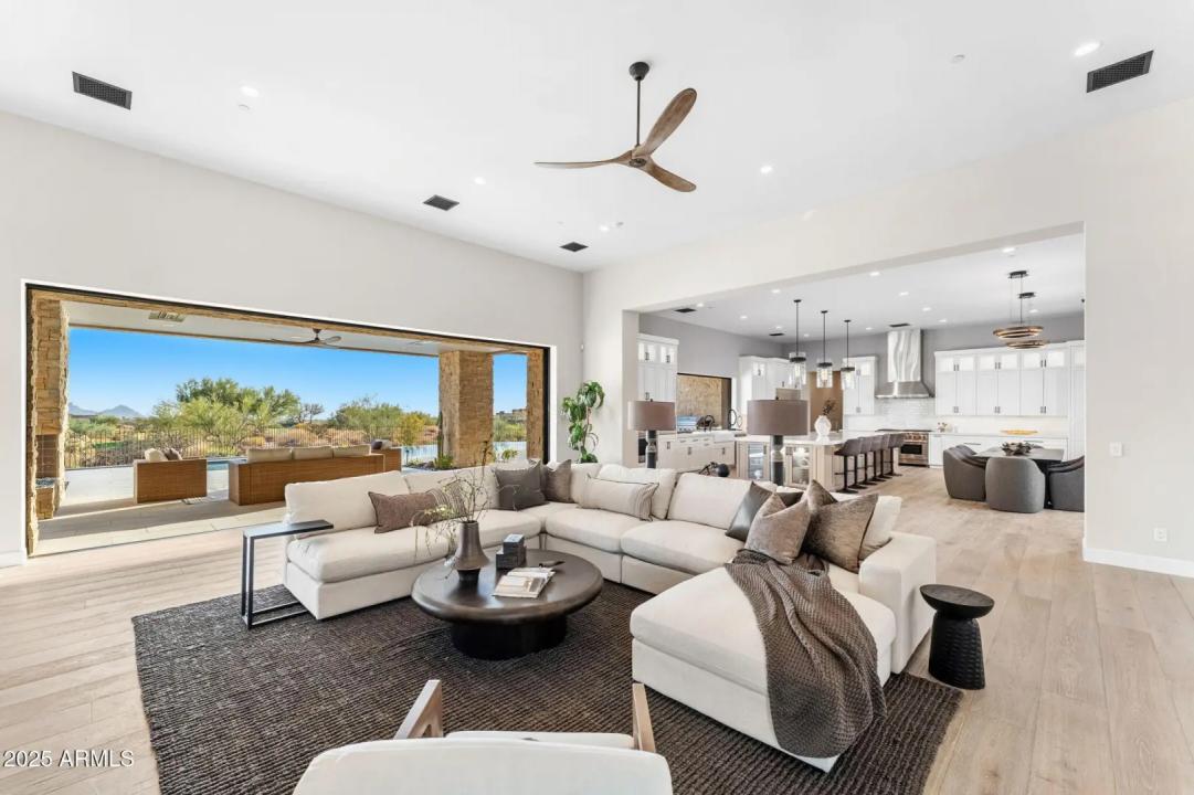 Real Estate Picture 17