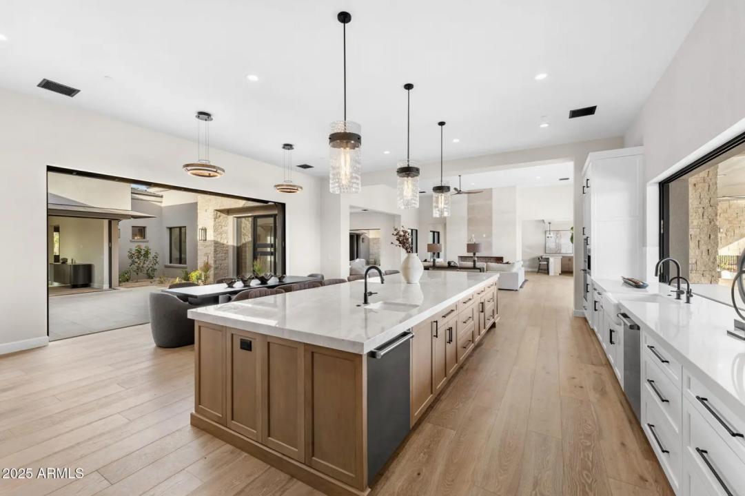 Real Estate Picture 20