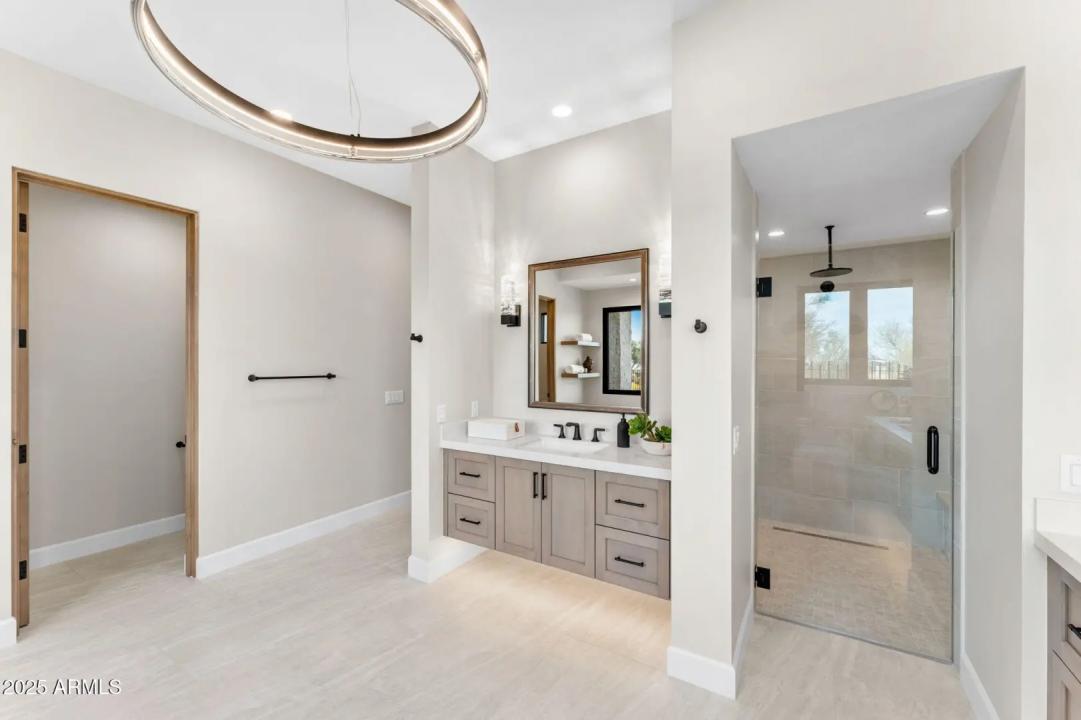 Real Estate Picture 50