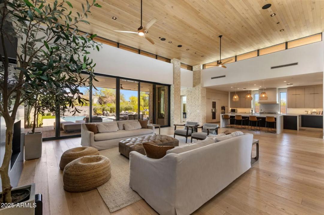 Real Estate Picture 5