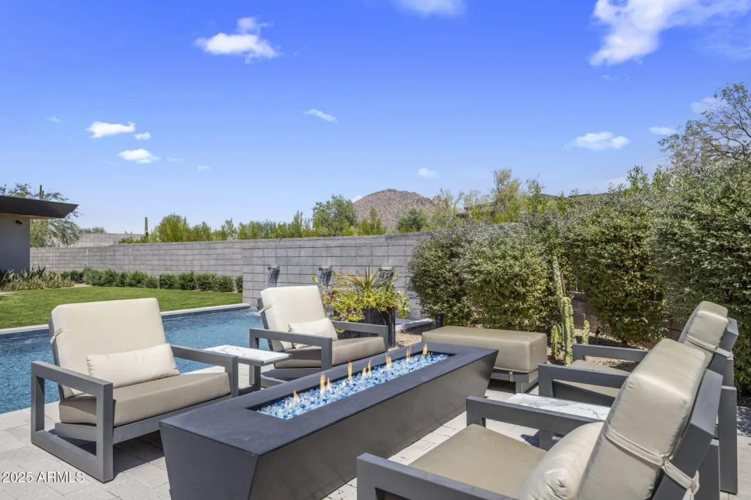 Real Estate Picture 14