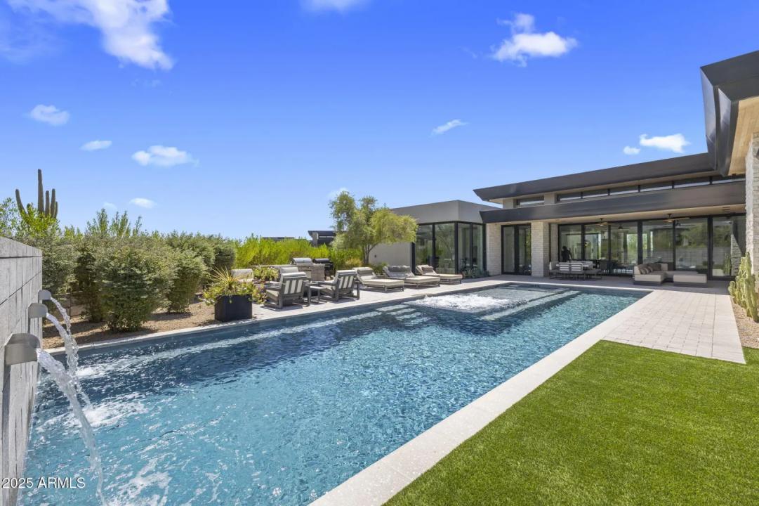 Real Estate Picture 20