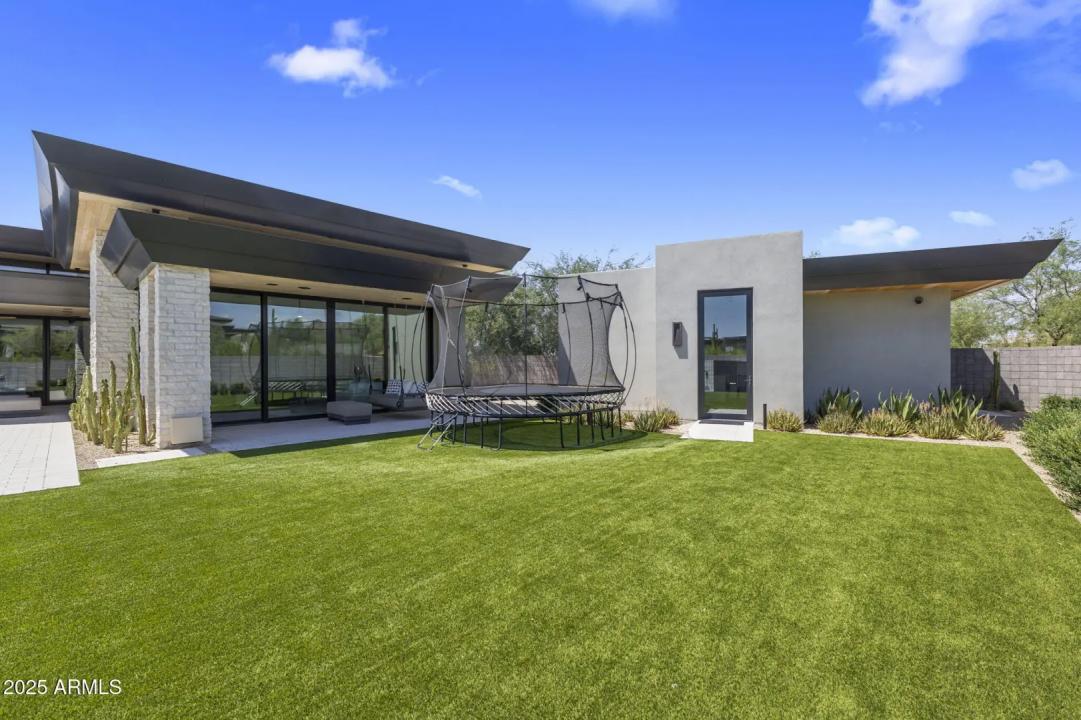 Real Estate Picture 21