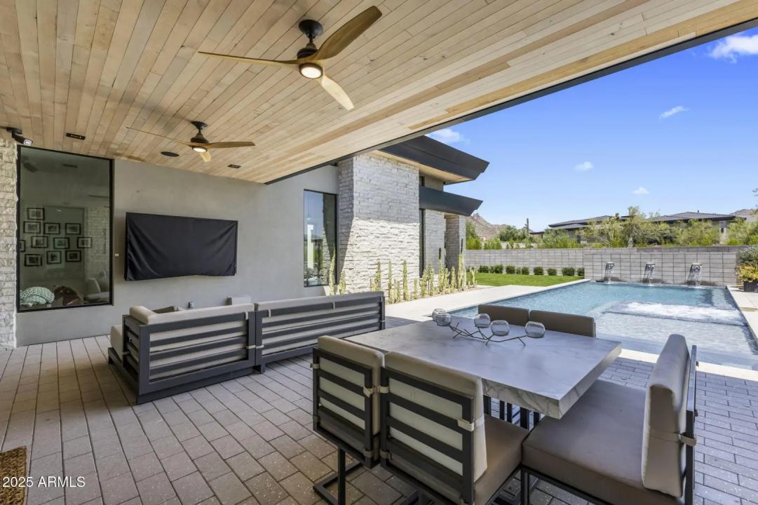 Real Estate Picture 22