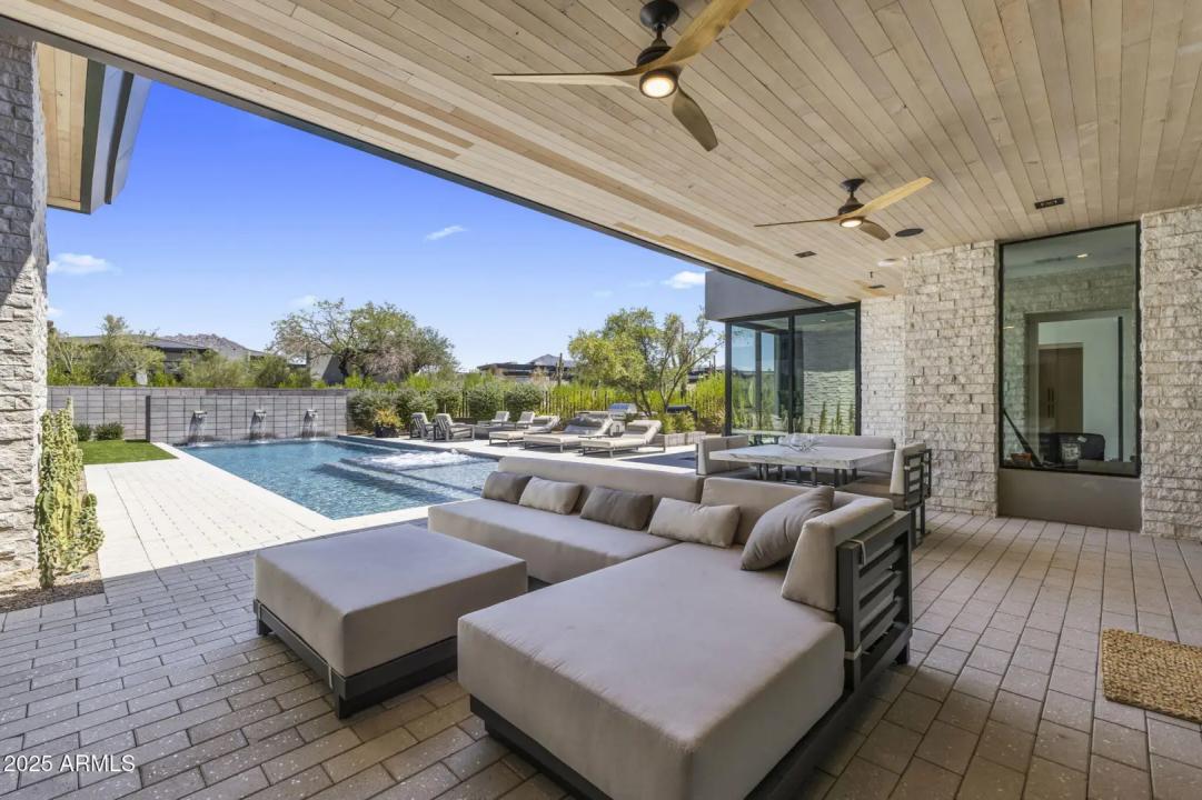 Real Estate Picture 23