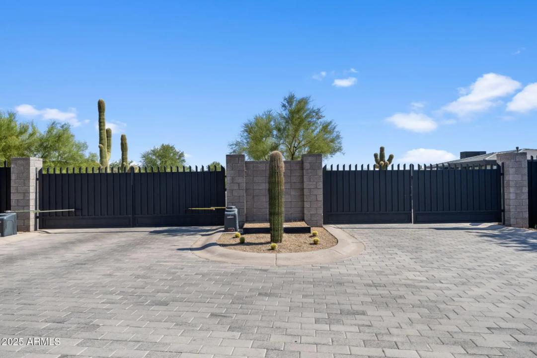 Real Estate Picture 25