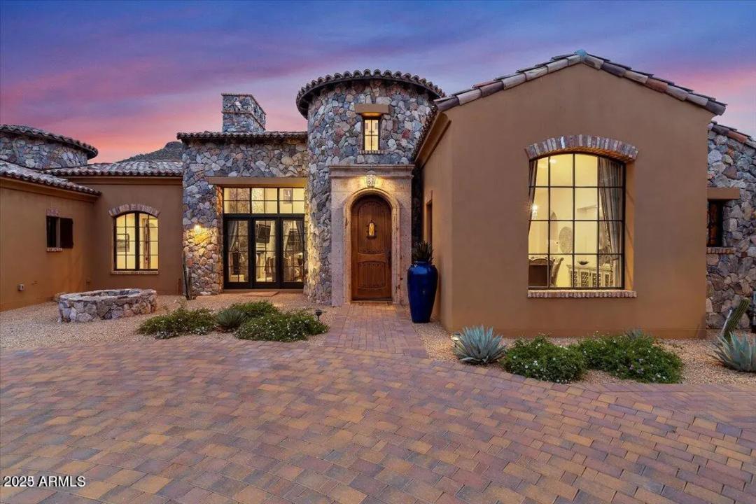 Real Estate Picture 11