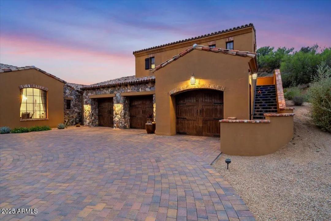 Real Estate Picture 12