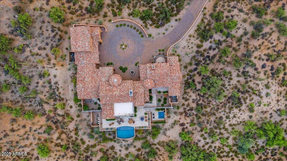 Real Estate Picture 14