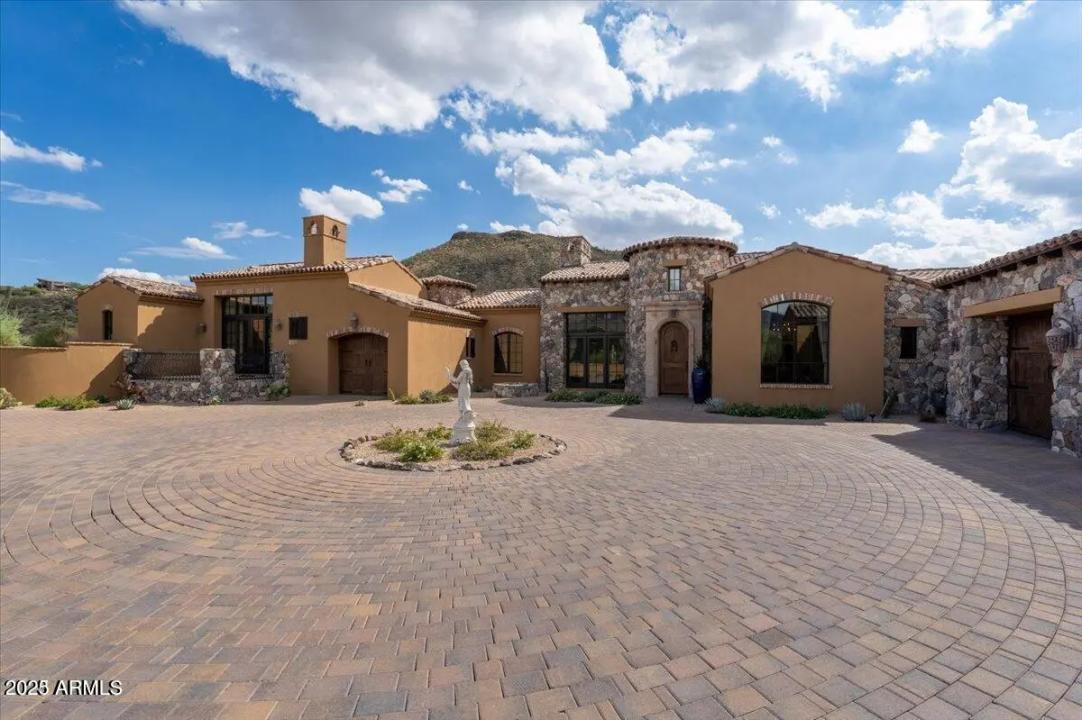 Real Estate Picture 16
