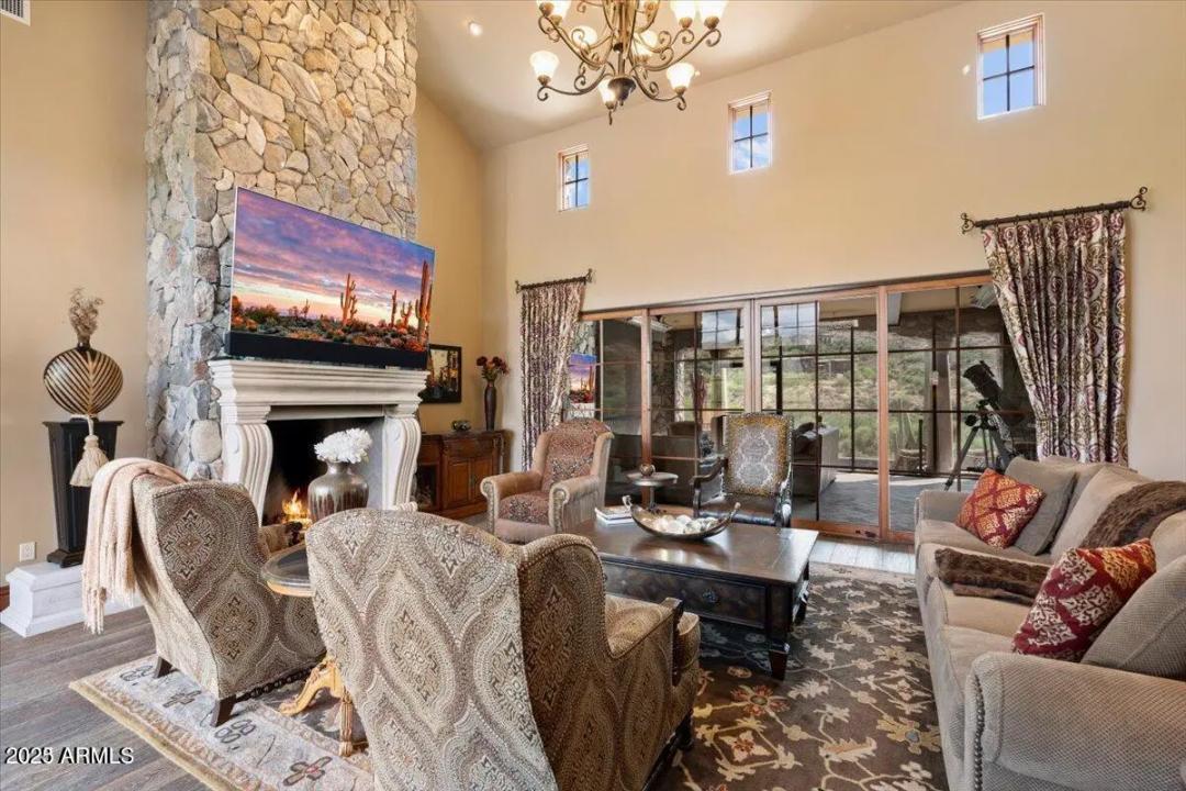 Real Estate Picture 23