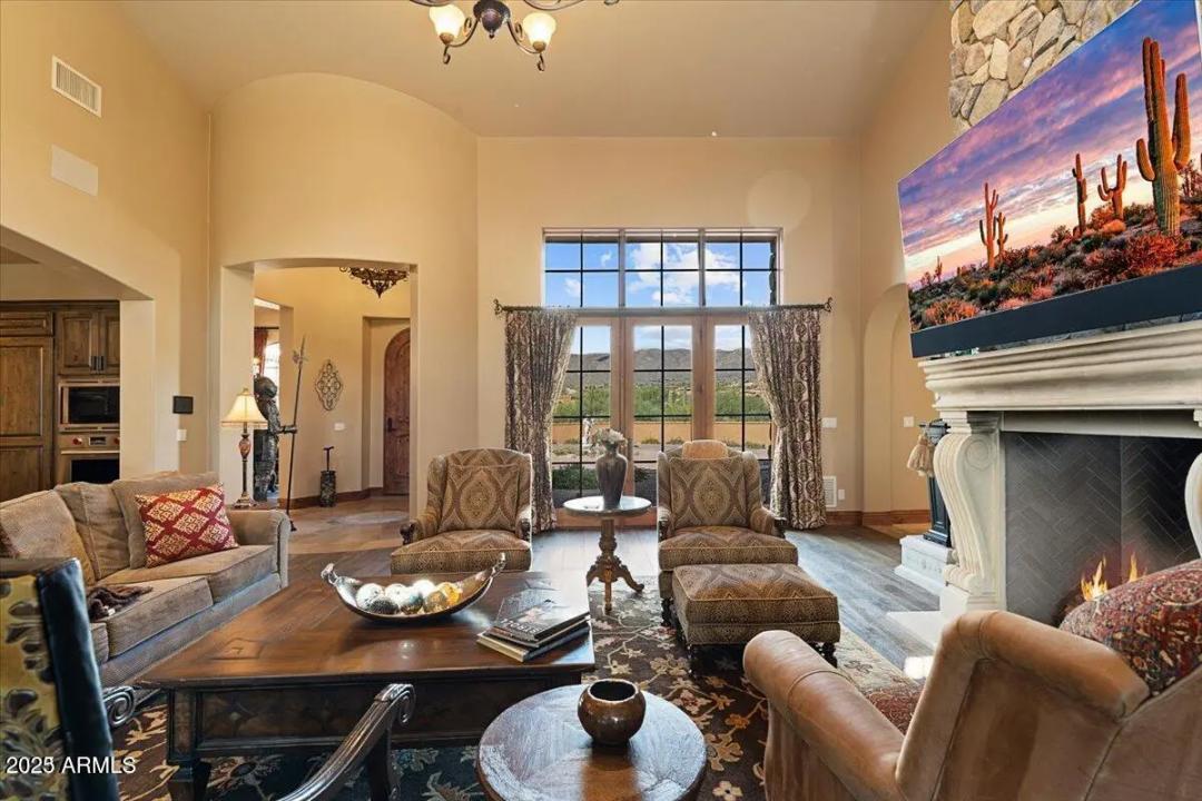 Real Estate Picture 24