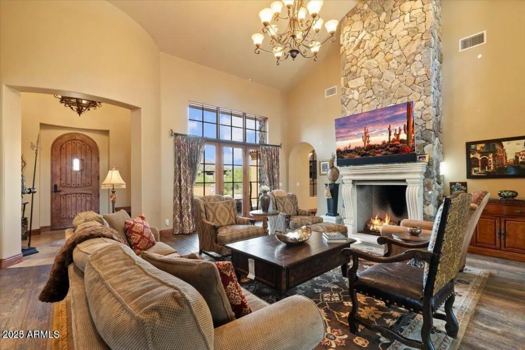 Real Estate Picture 25