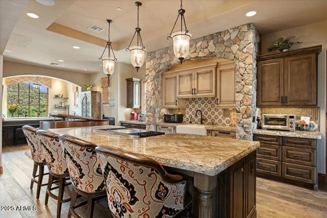 Real Estate Picture 30