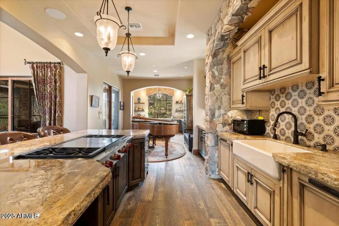Real Estate Picture 31