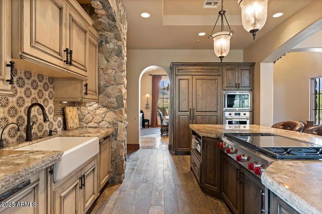 Real Estate Picture 33