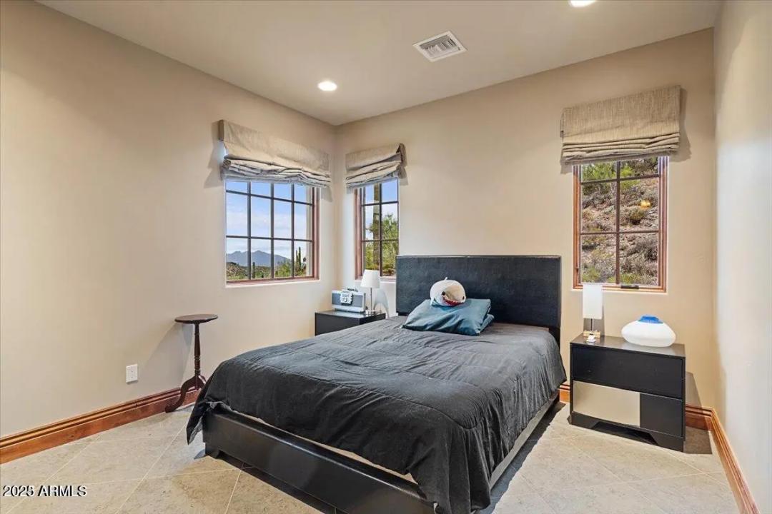 Real Estate Picture 37