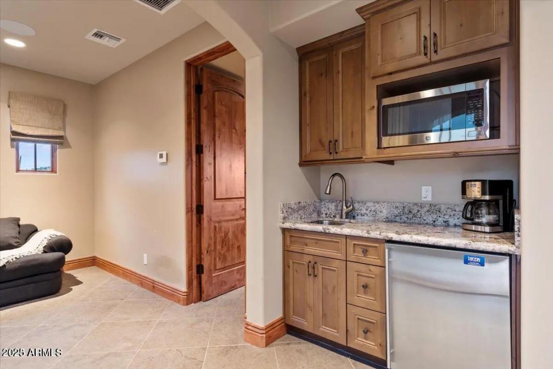 Real Estate Picture 42