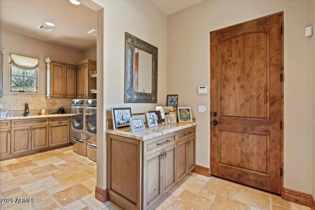 Real Estate Picture 70
