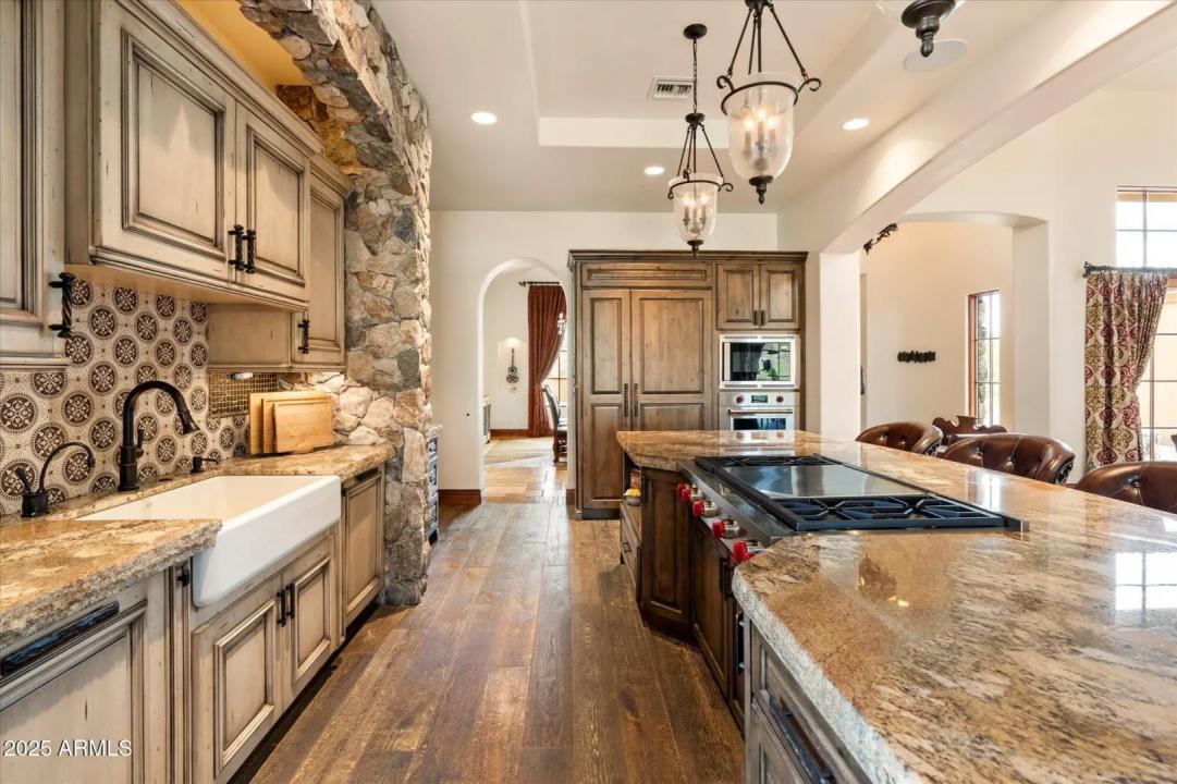 Real Estate Picture 21