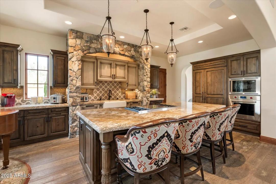 Real Estate Picture 19